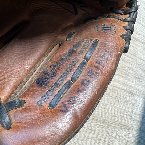 Mizuno Vintage Professional Model MVT1150 Baseball Glove 11.5” LHT Leather - Picture 5 of 5